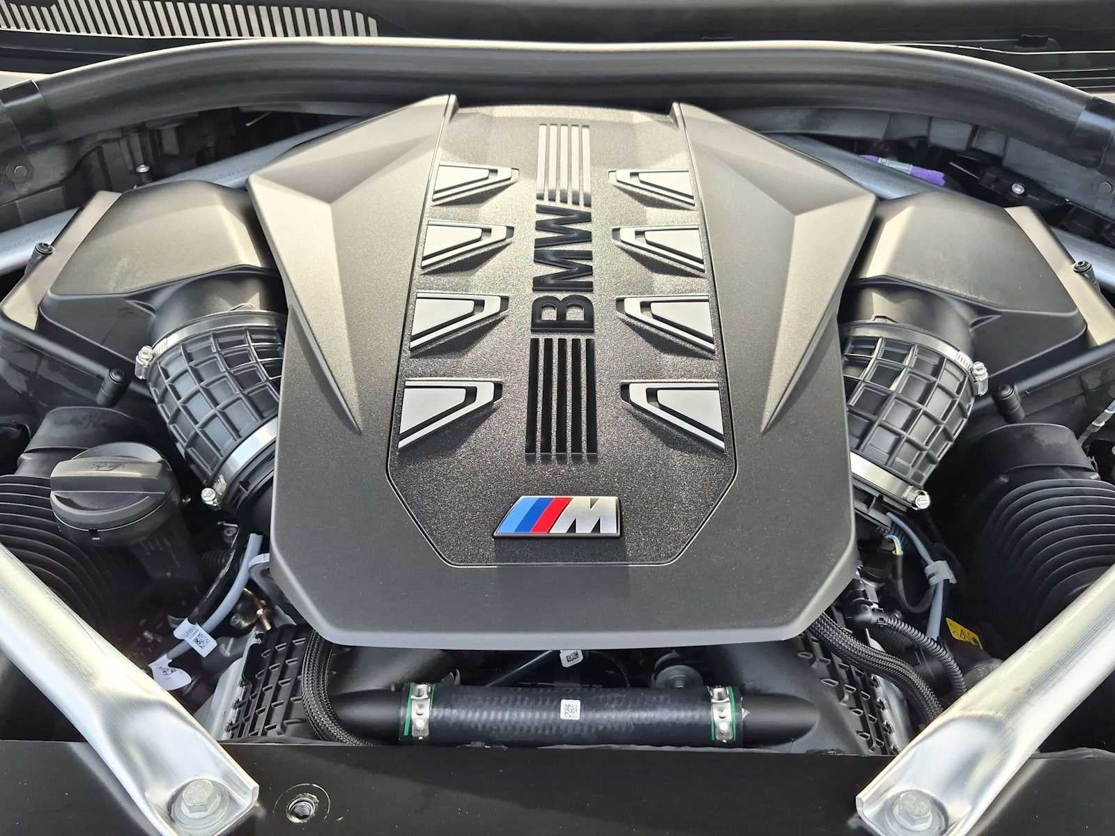 2027 BMW X7 M60i