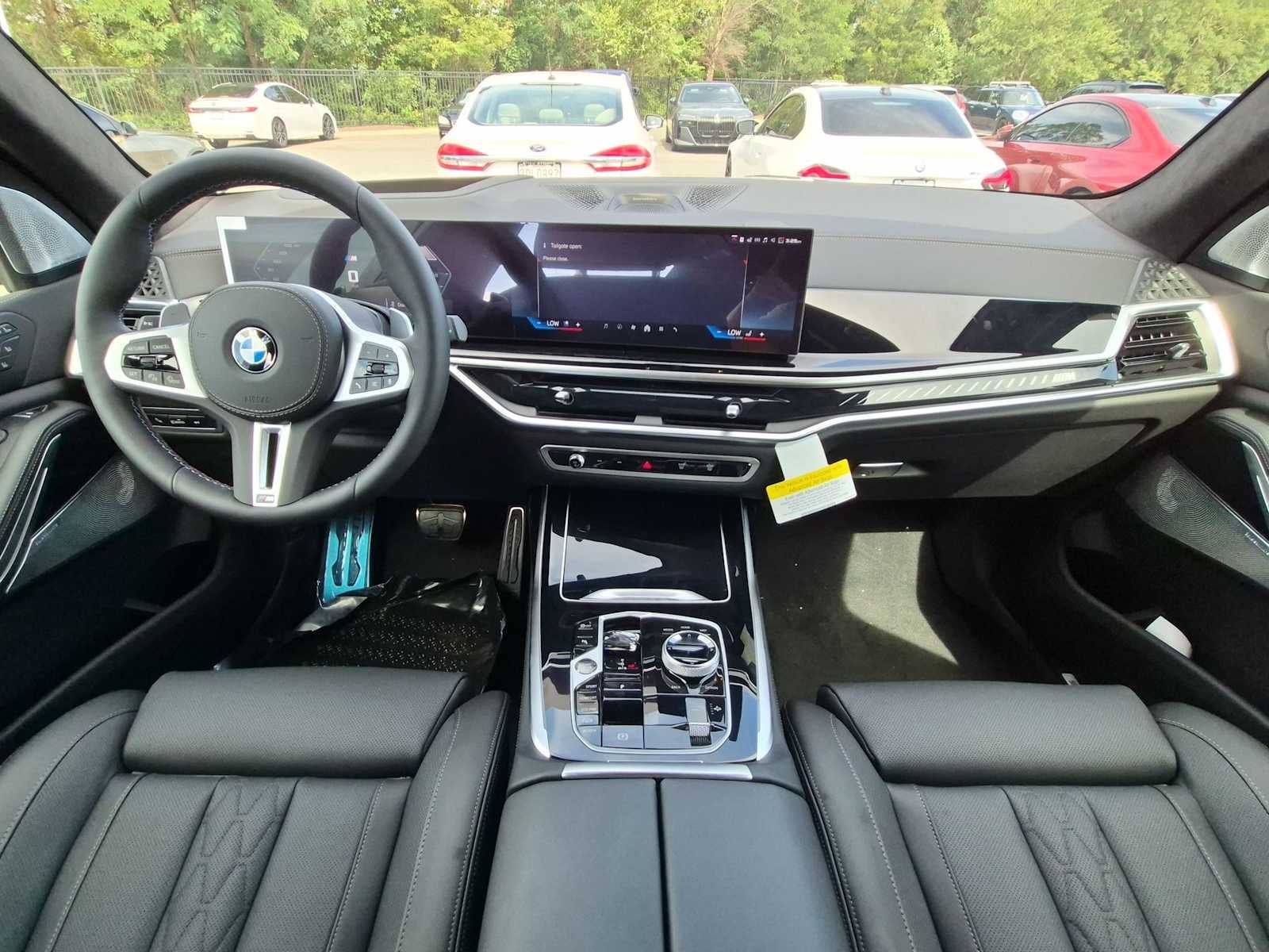 2027 BMW X7 M60i