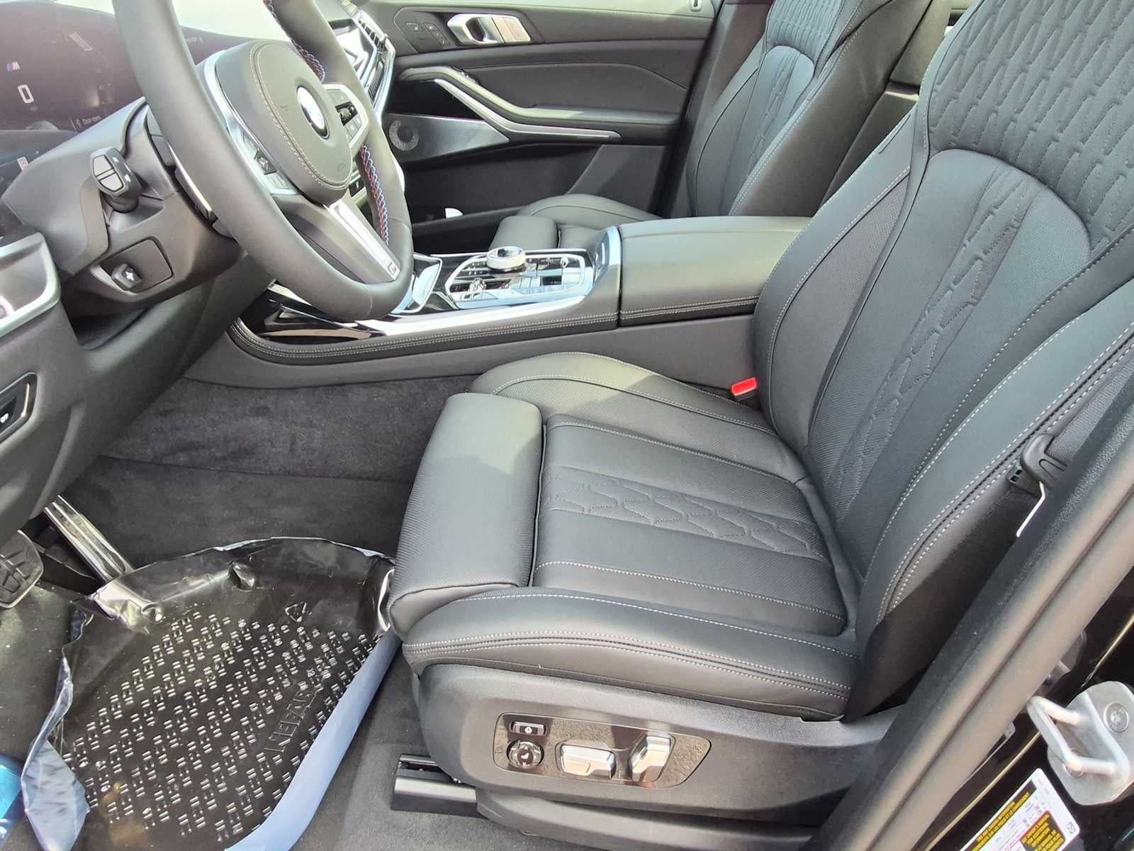 2027 BMW X7 M60i