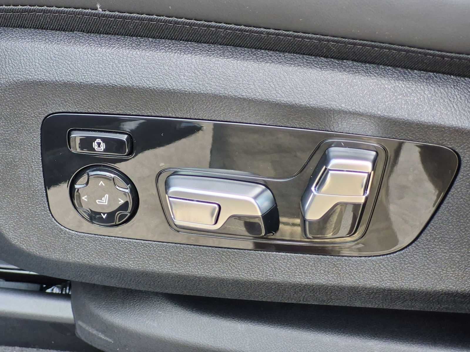 2027 BMW X7 M60i