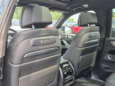 2027 BMW X7 M60i