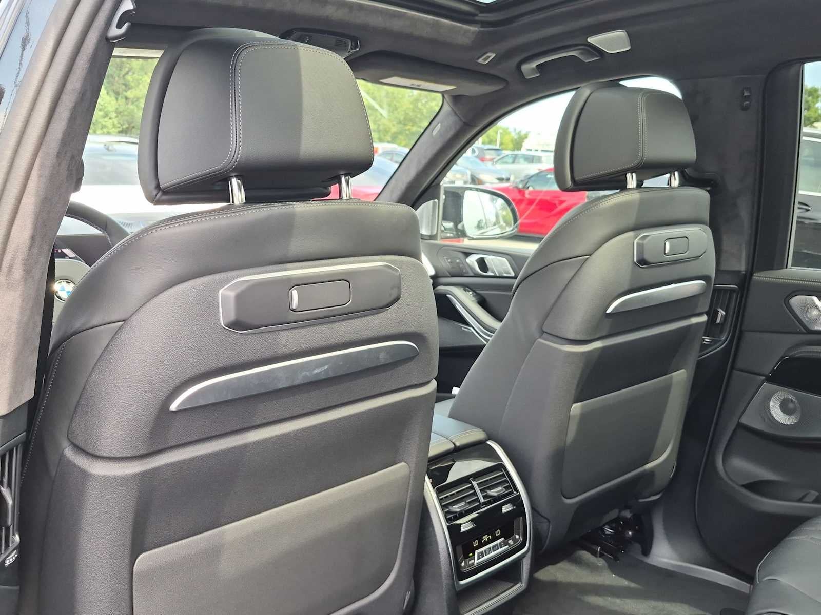 2027 BMW X7 M60i