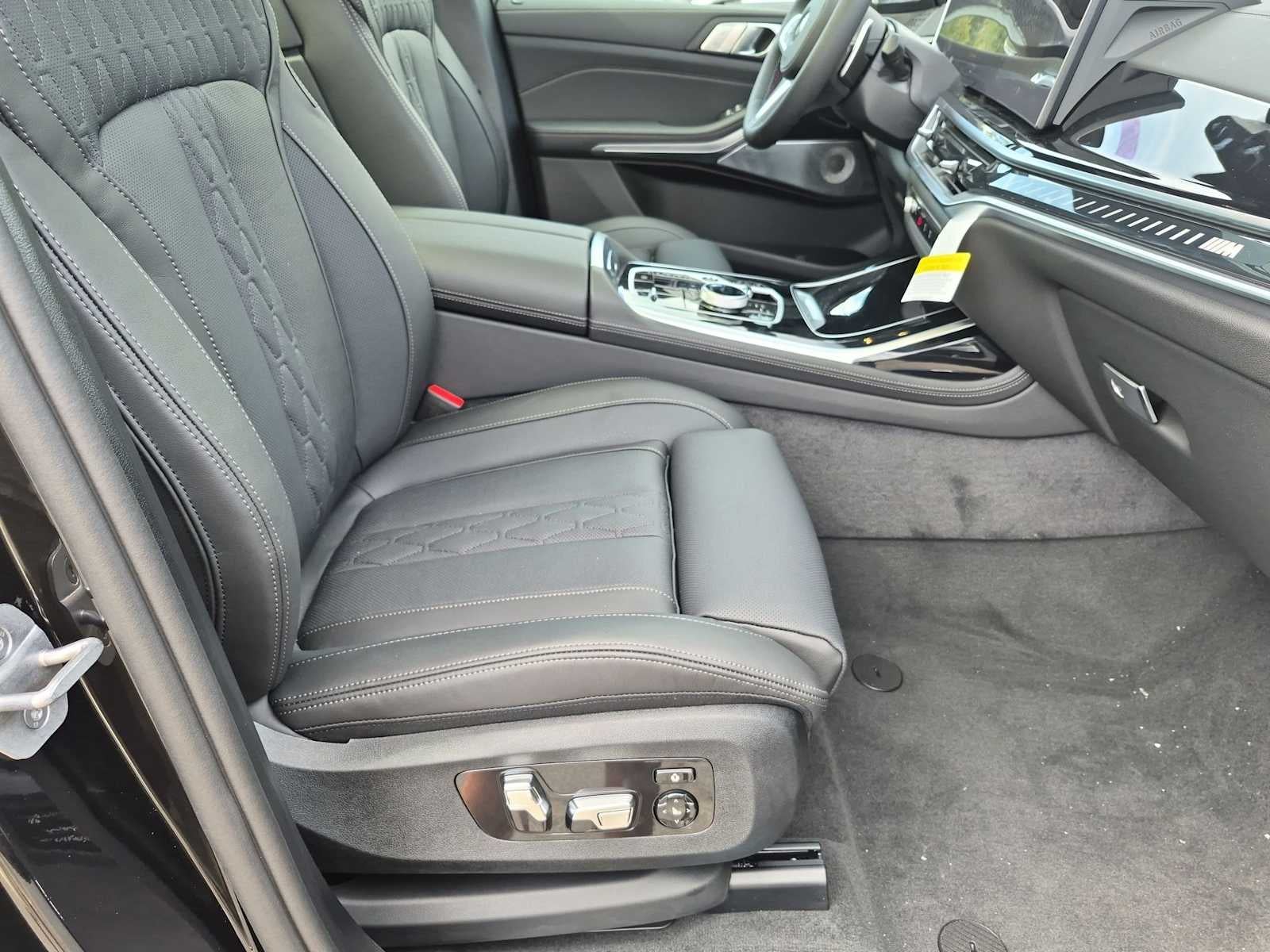 2027 BMW X7 M60i