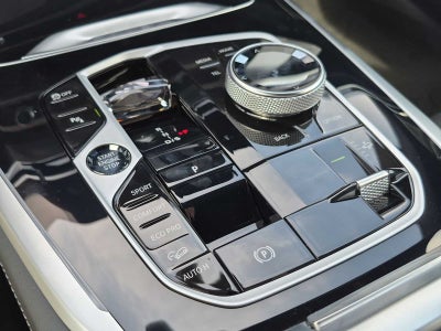 2027 BMW X7 M60i