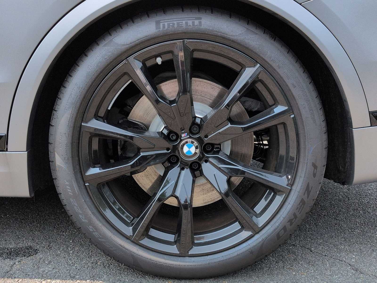 2027 BMW X7 M60i
