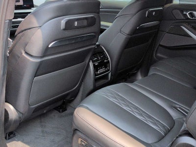 2027 BMW X7 M60i