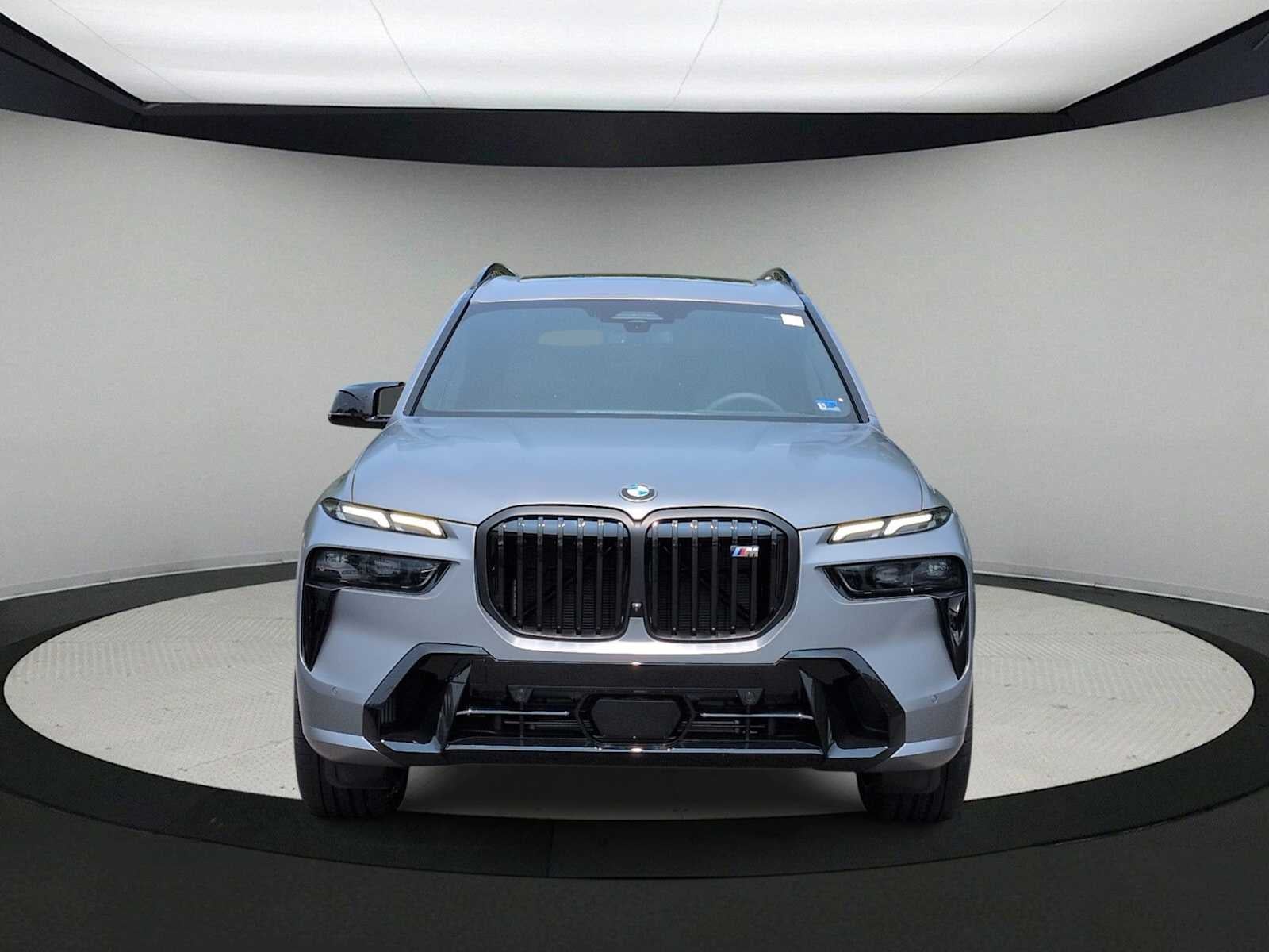 2027 BMW X7 M60i