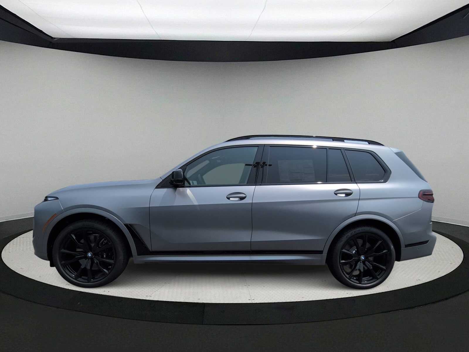 2027 BMW X7 M60i