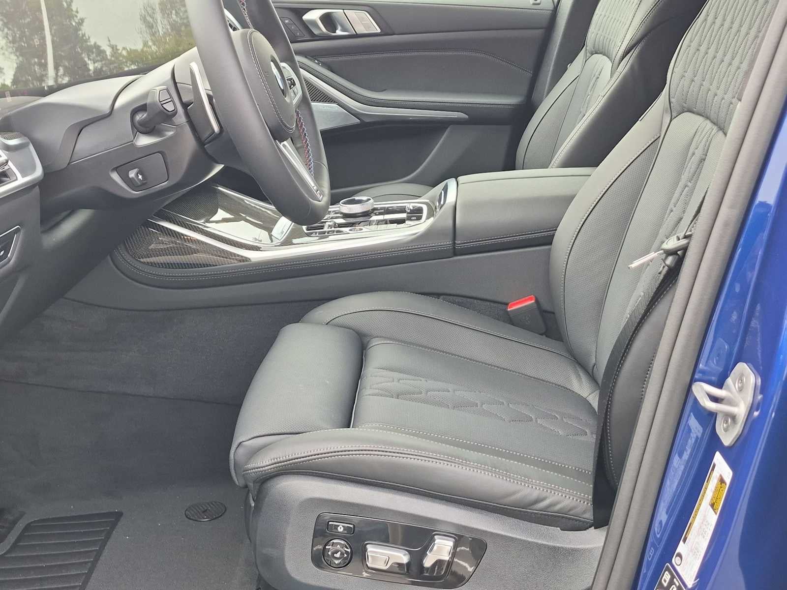 2027 BMW X7 M60i