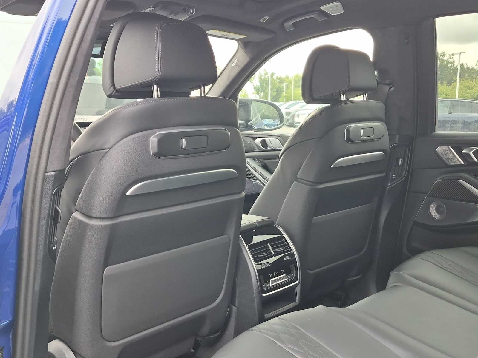 2027 BMW X7 M60i