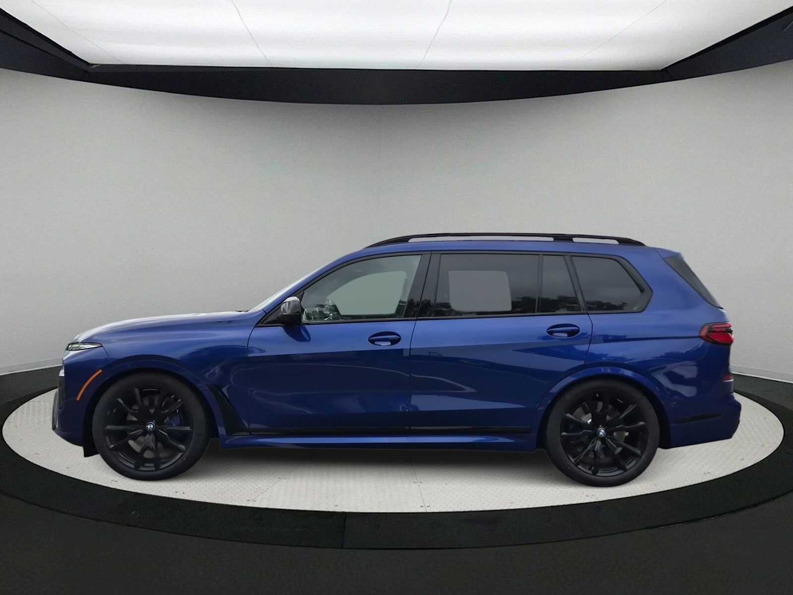 2027 BMW X7 M60i
