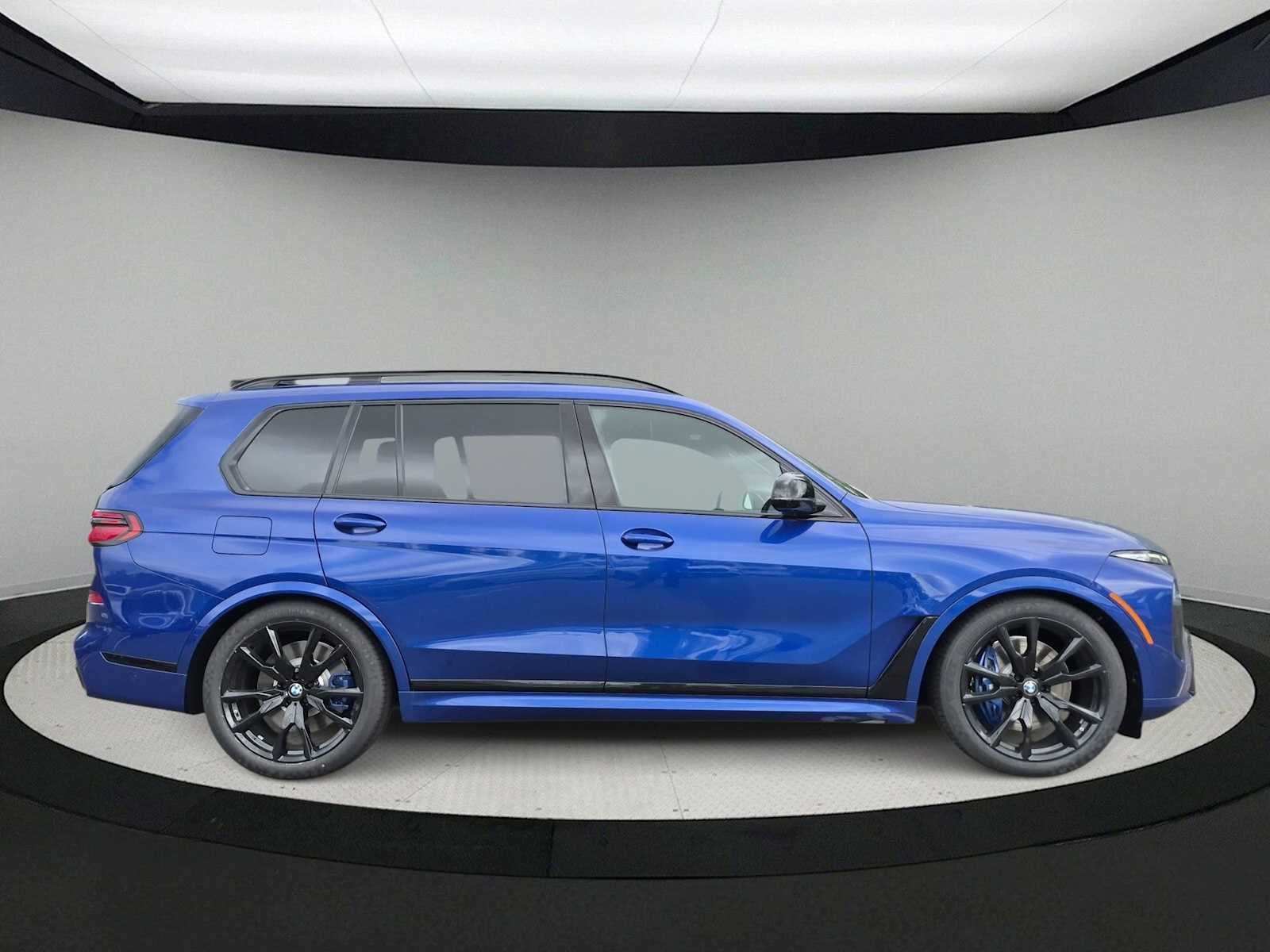 2027 BMW X7 M60i
