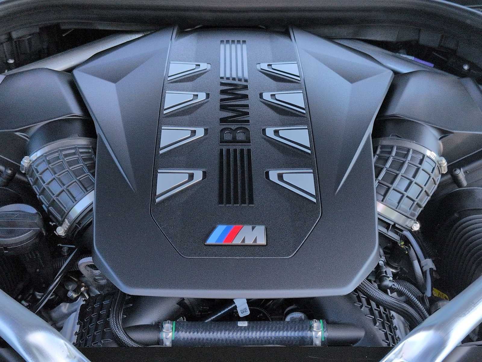2027 BMW X7 M60i