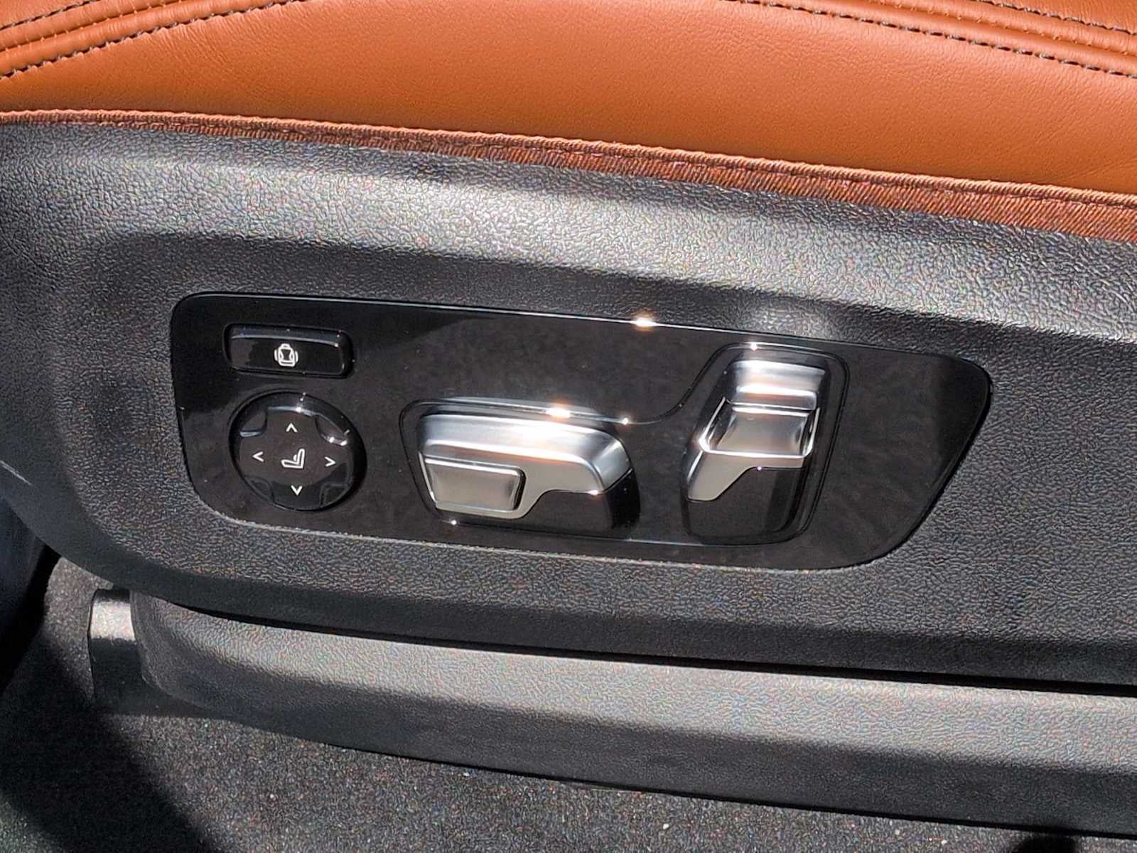 2027 BMW X7 M60i