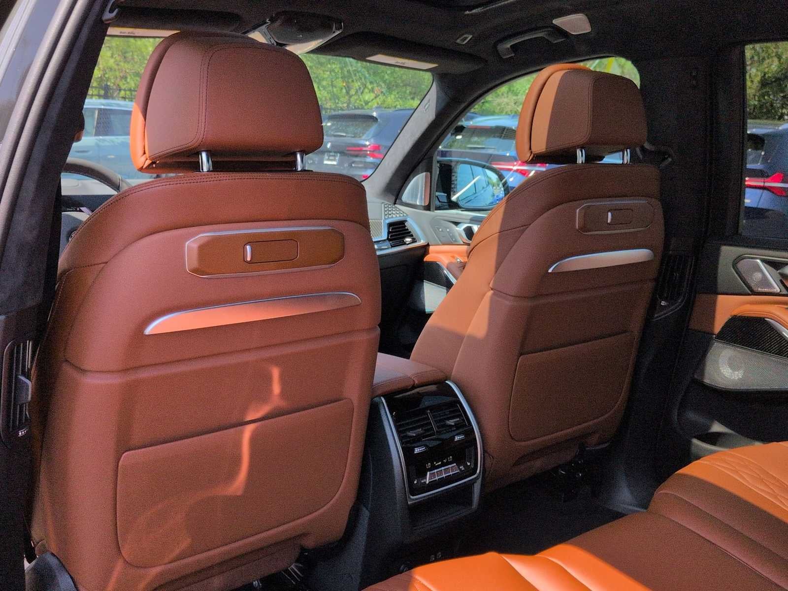 2027 BMW X7 M60i