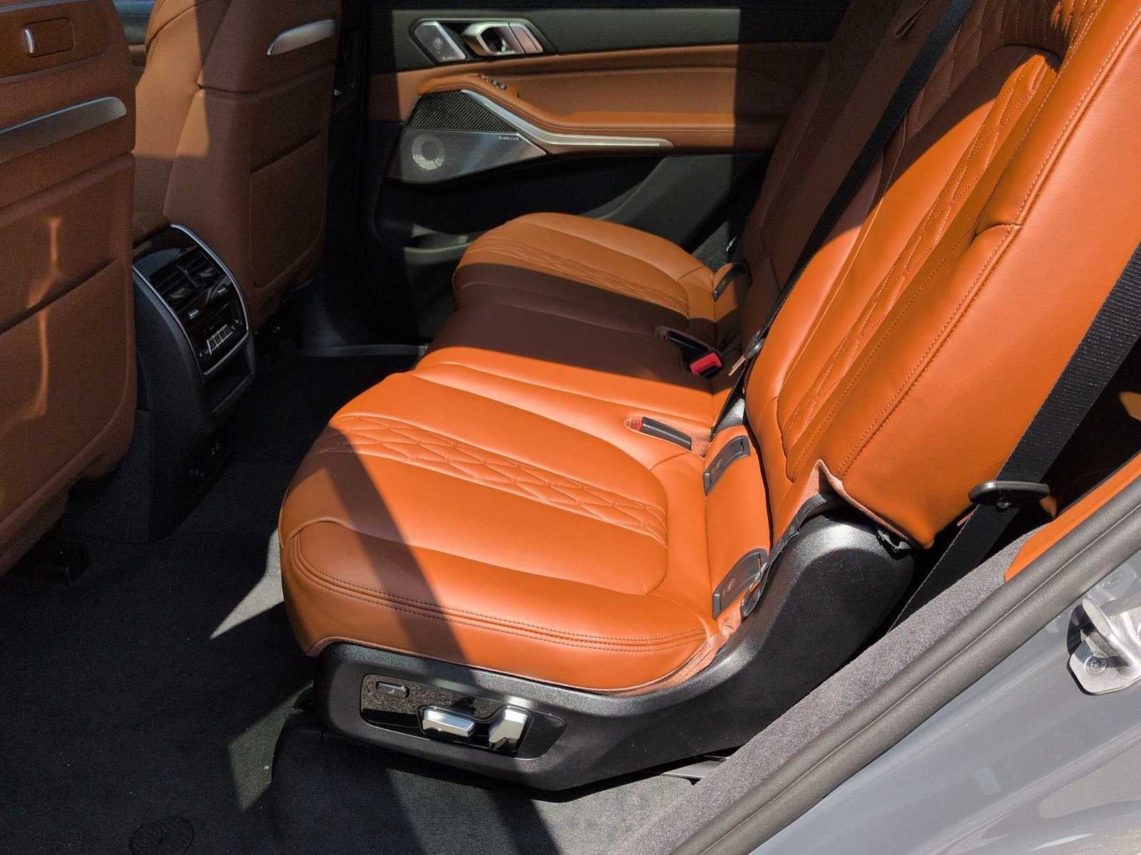 2027 BMW X7 M60i