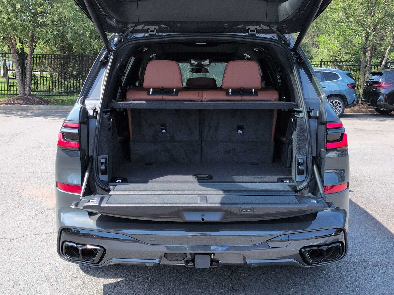 2027 BMW X7 M60i
