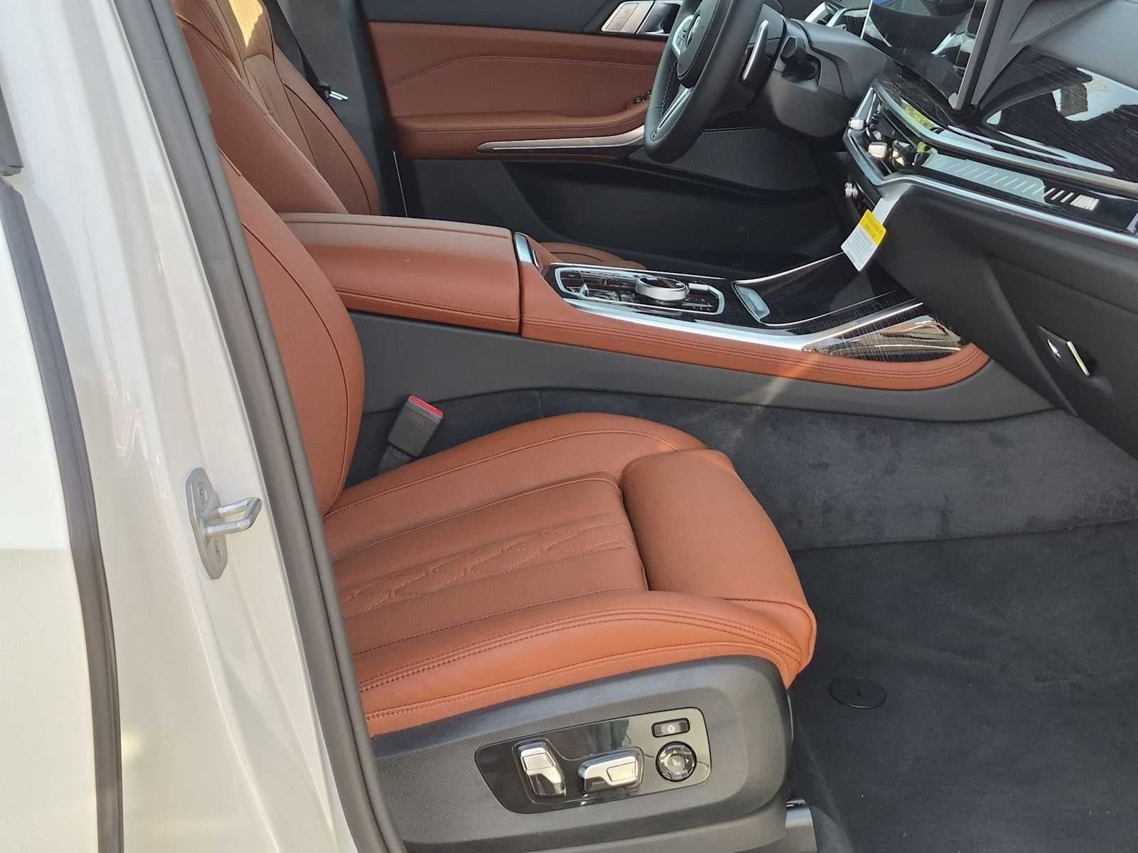 2027 BMW X7 M60i