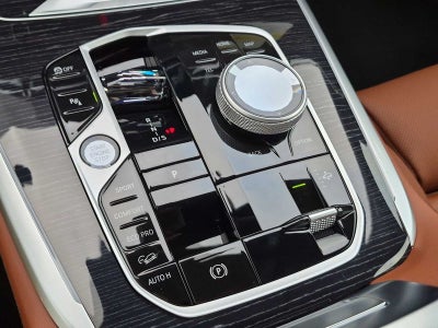 2027 BMW X7 M60i