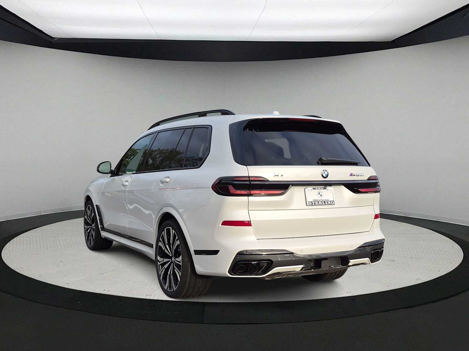 2027 BMW X7 M60i