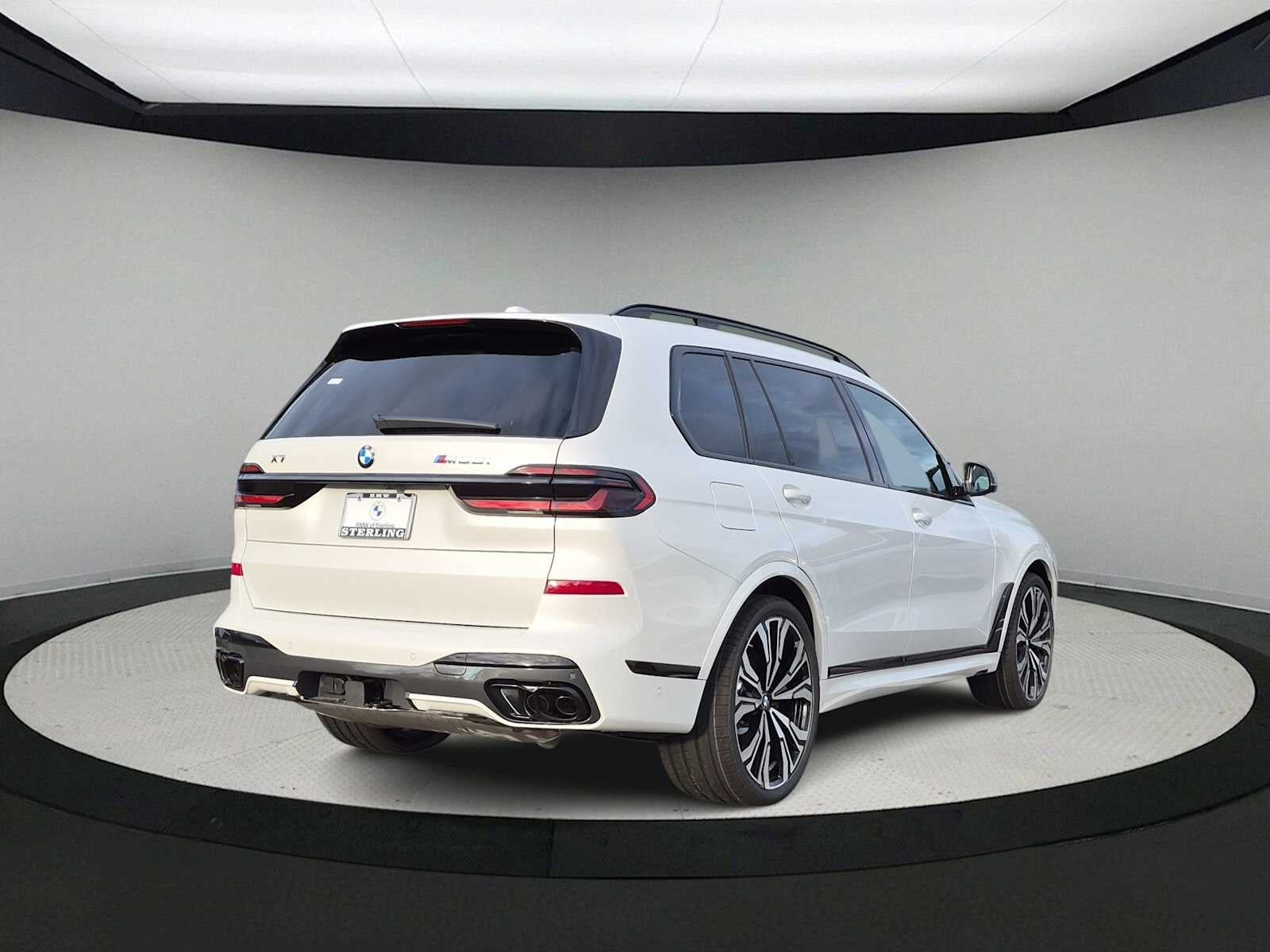 2027 BMW X7 M60i