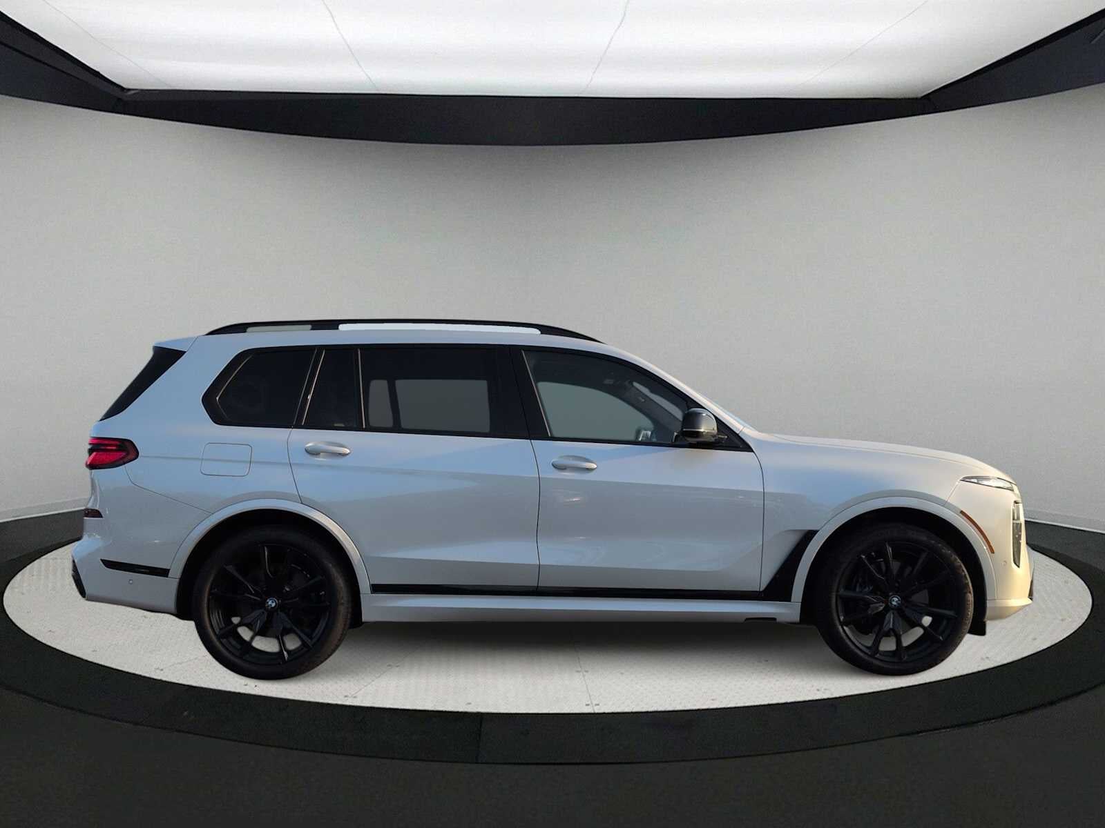2024 BMW X7 M60i M60i