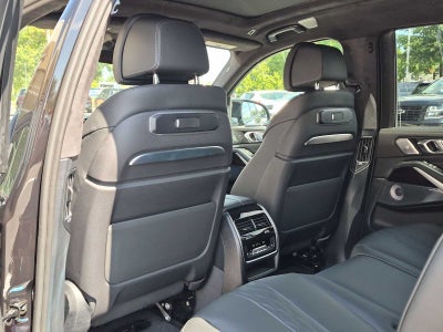 2027 BMW X7 M60i