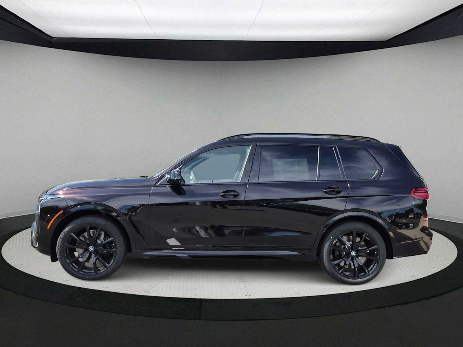 2027 BMW X7 M60i