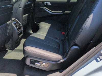 2027 BMW X7 M60i M60i