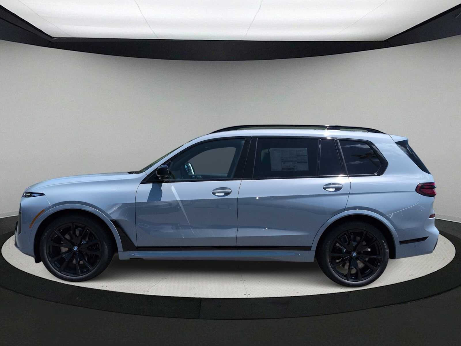 2027 BMW X7 M60i M60i