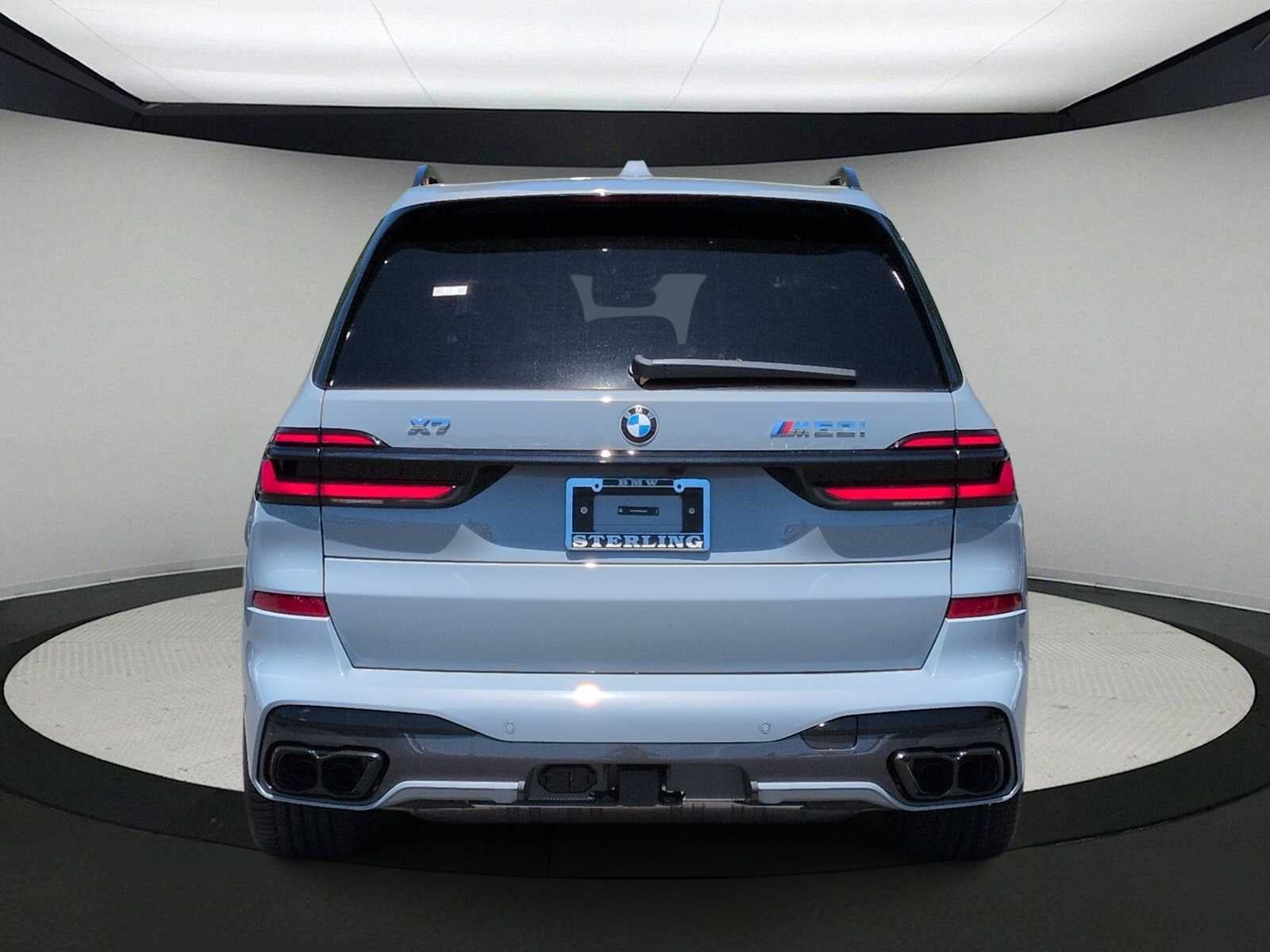 2027 BMW X7 M60i M60i