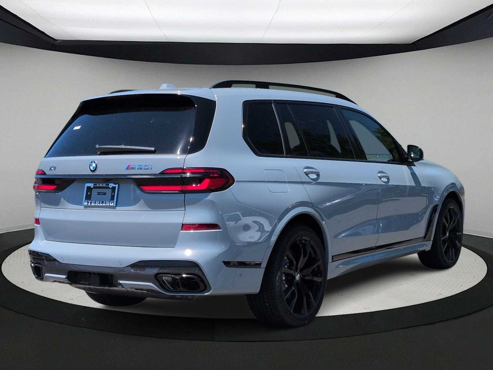 2027 BMW X7 M60i M60i