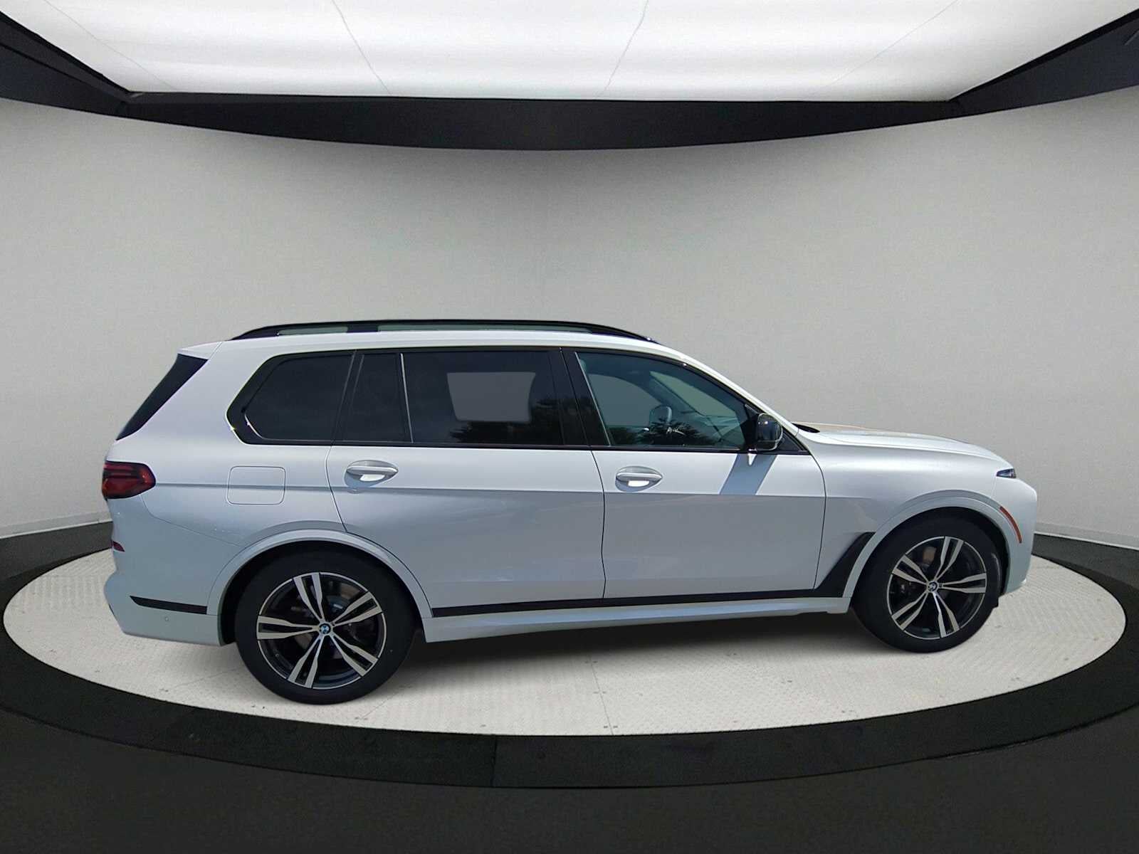 2026 BMW X7 M60i