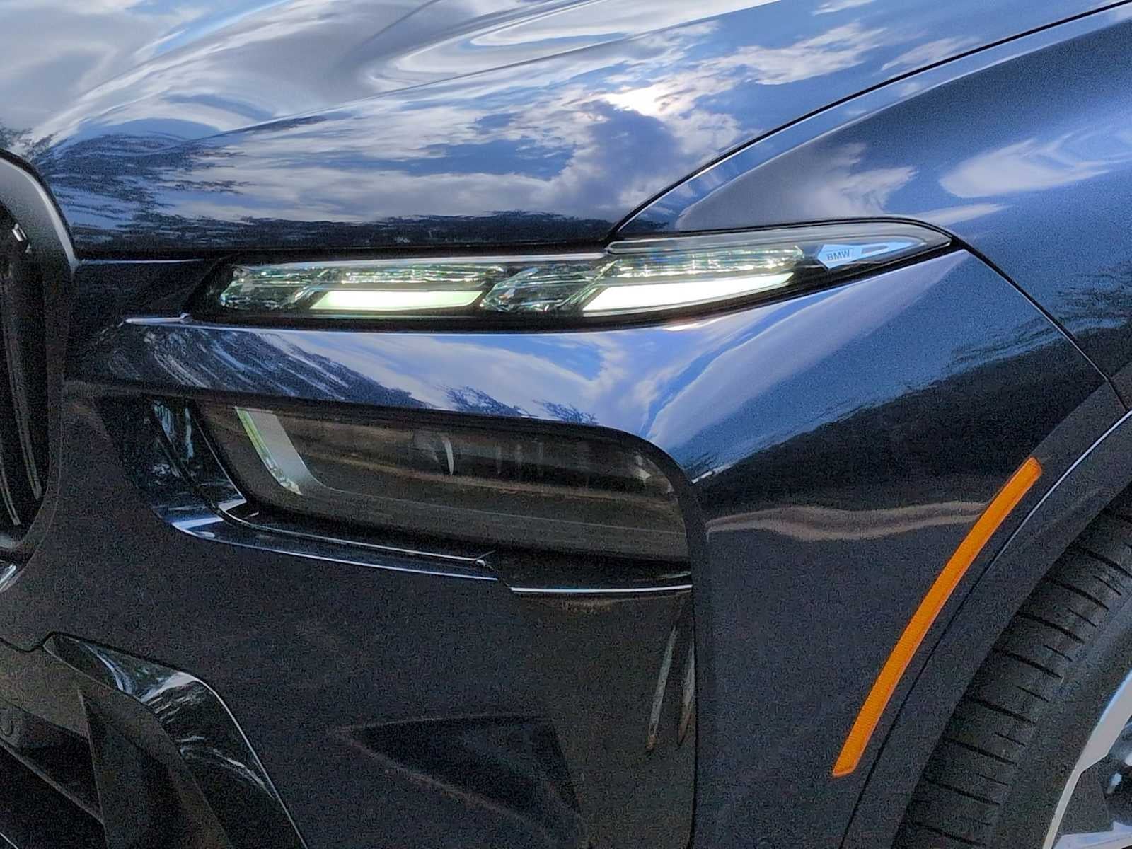 2027 BMW X7 M60i M60i