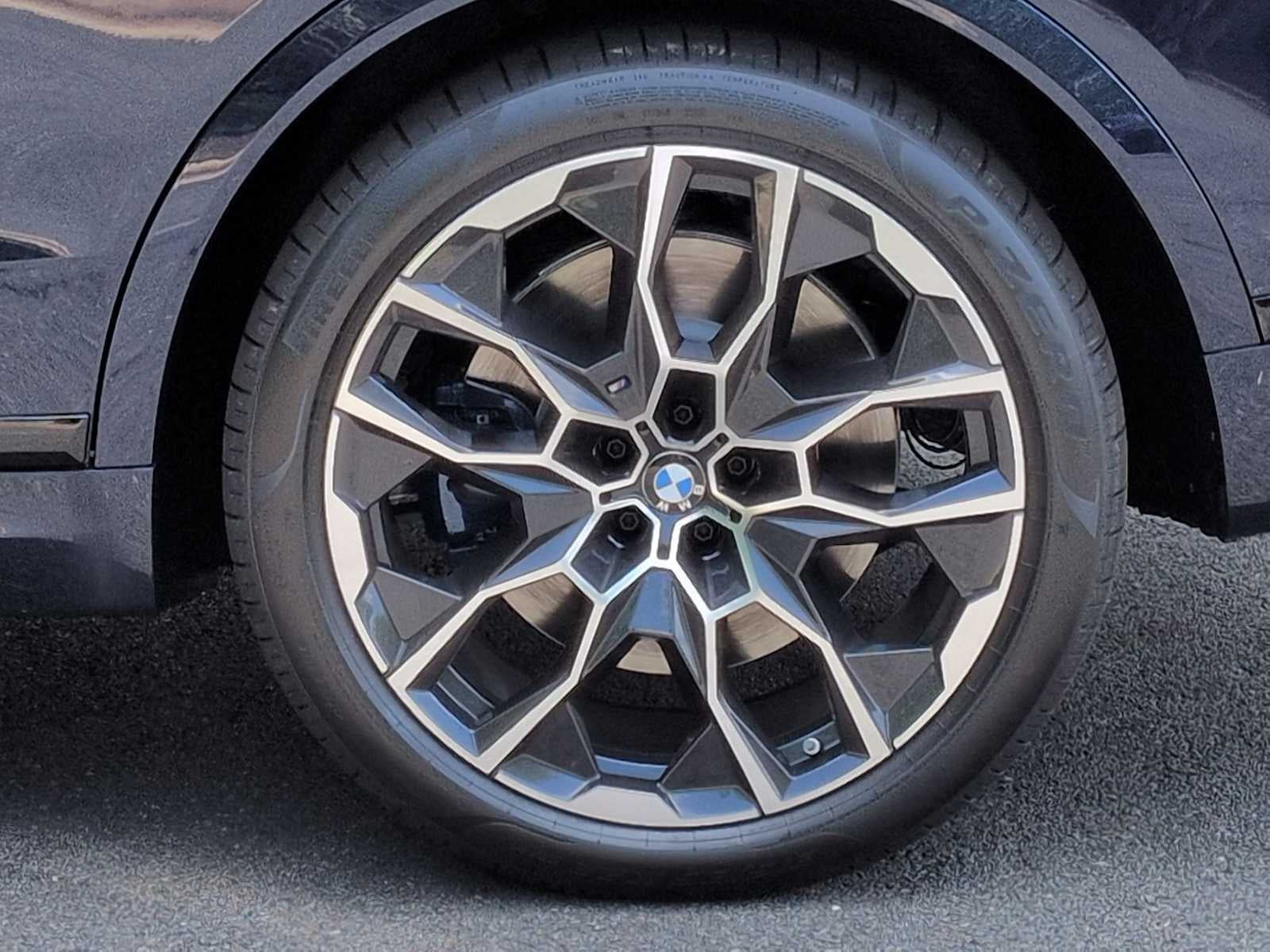 2027 BMW X7 M60i M60i