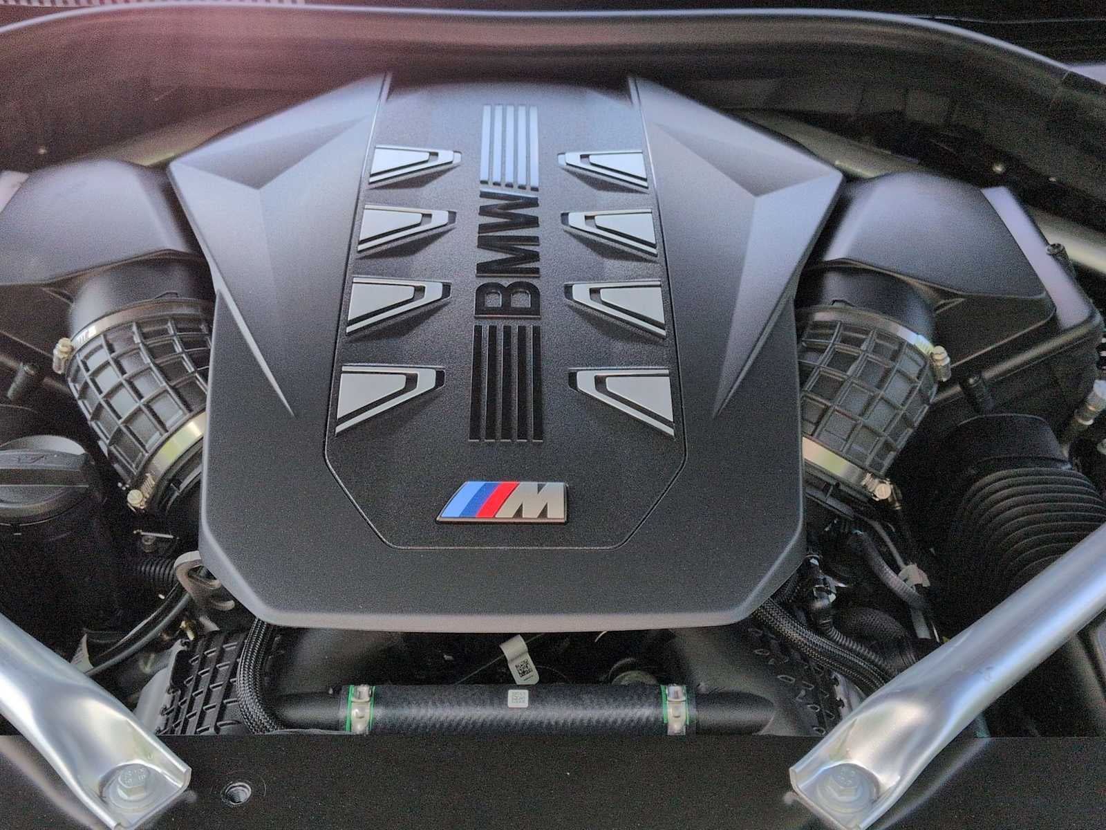 2027 BMW X7 M60i M60i