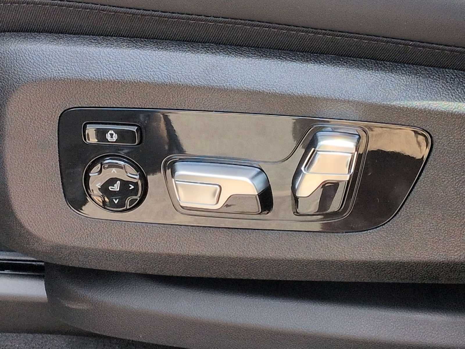 2027 BMW X7 M60i M60i
