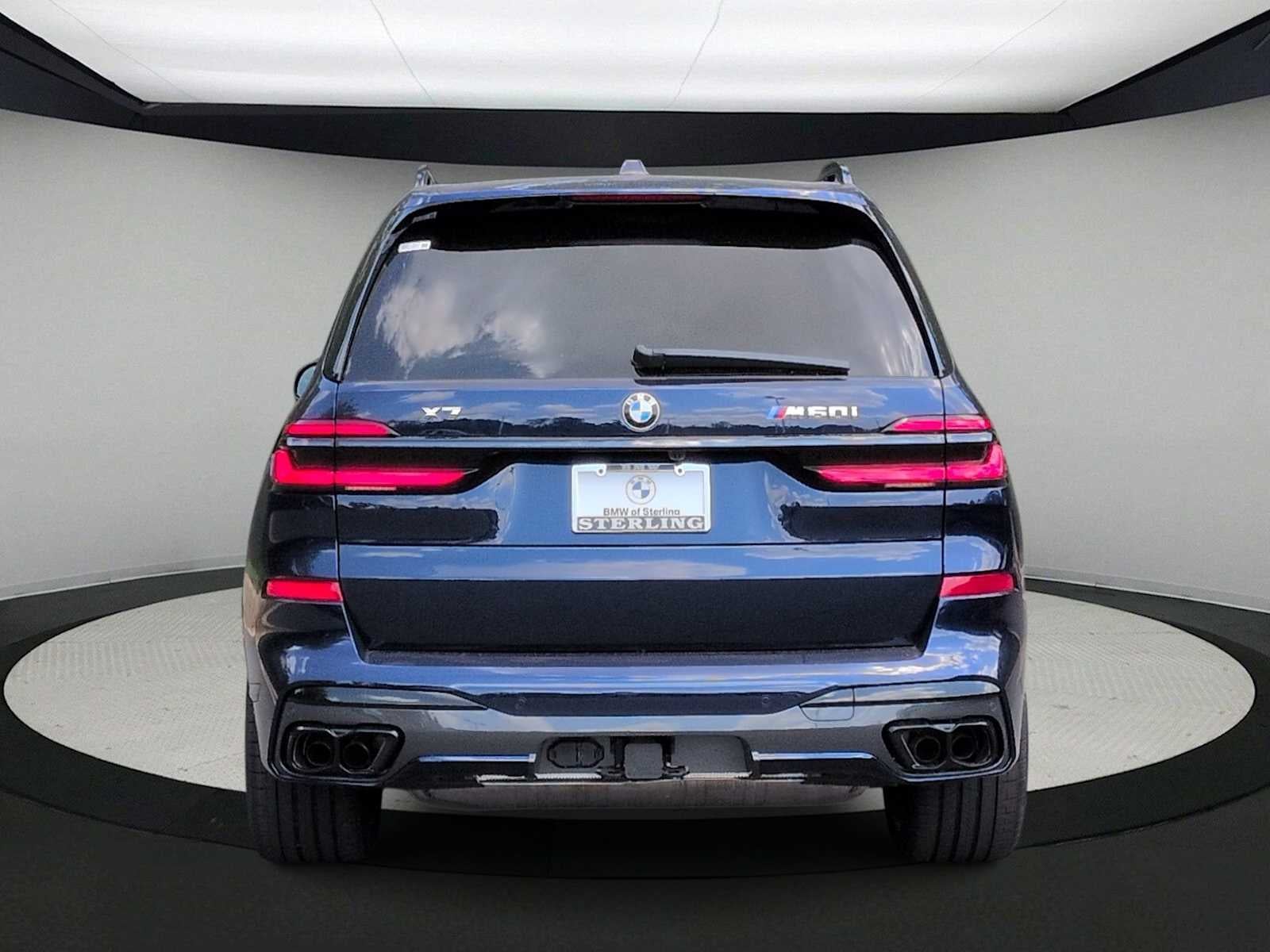 2027 BMW X7 M60i M60i