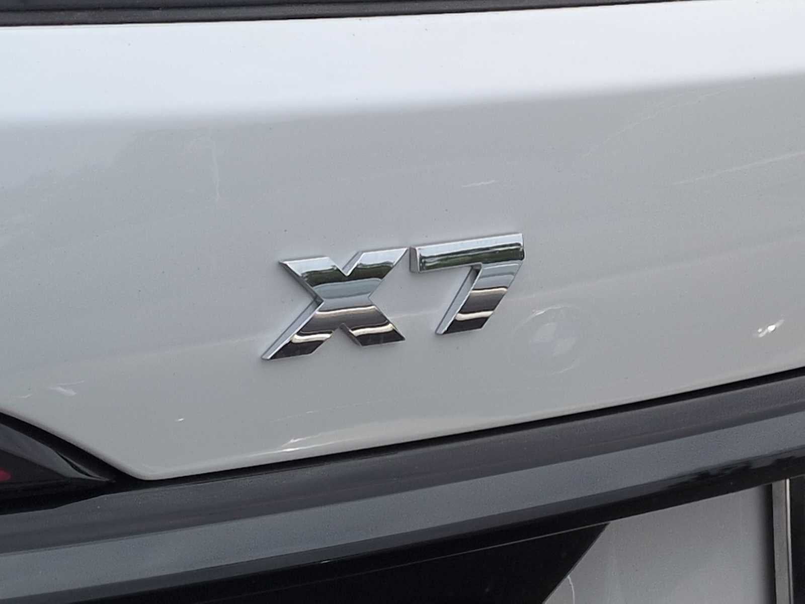 2027 BMW X7 M60i