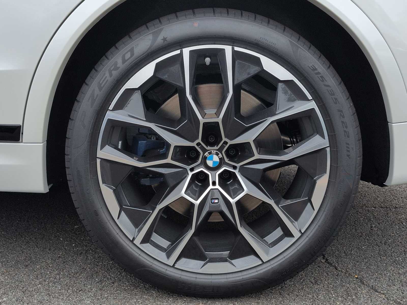 2027 BMW X7 M60i