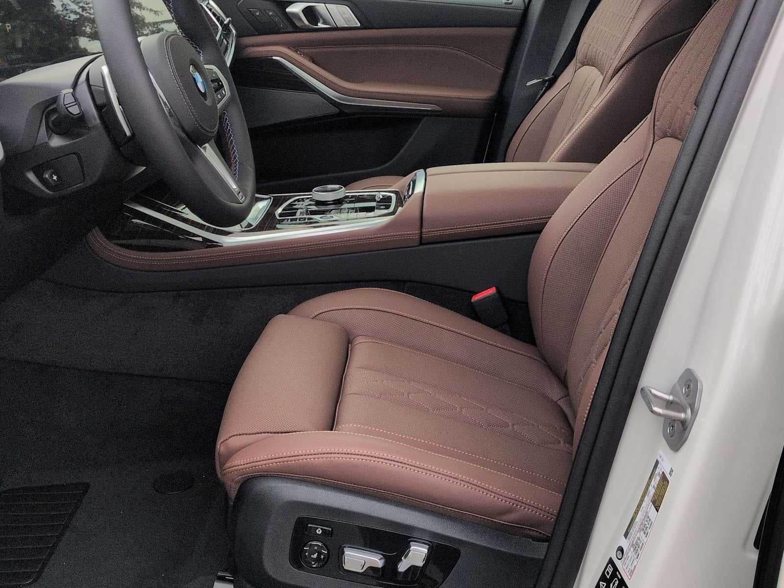 2027 BMW X7 M60i