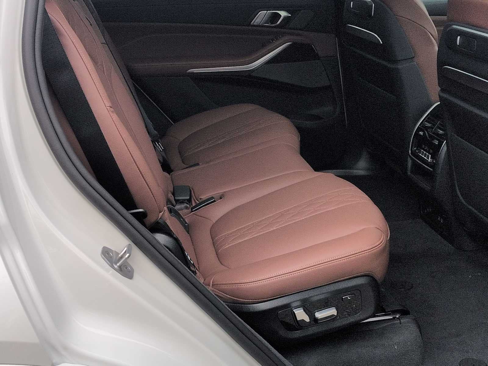 2027 BMW X7 M60i