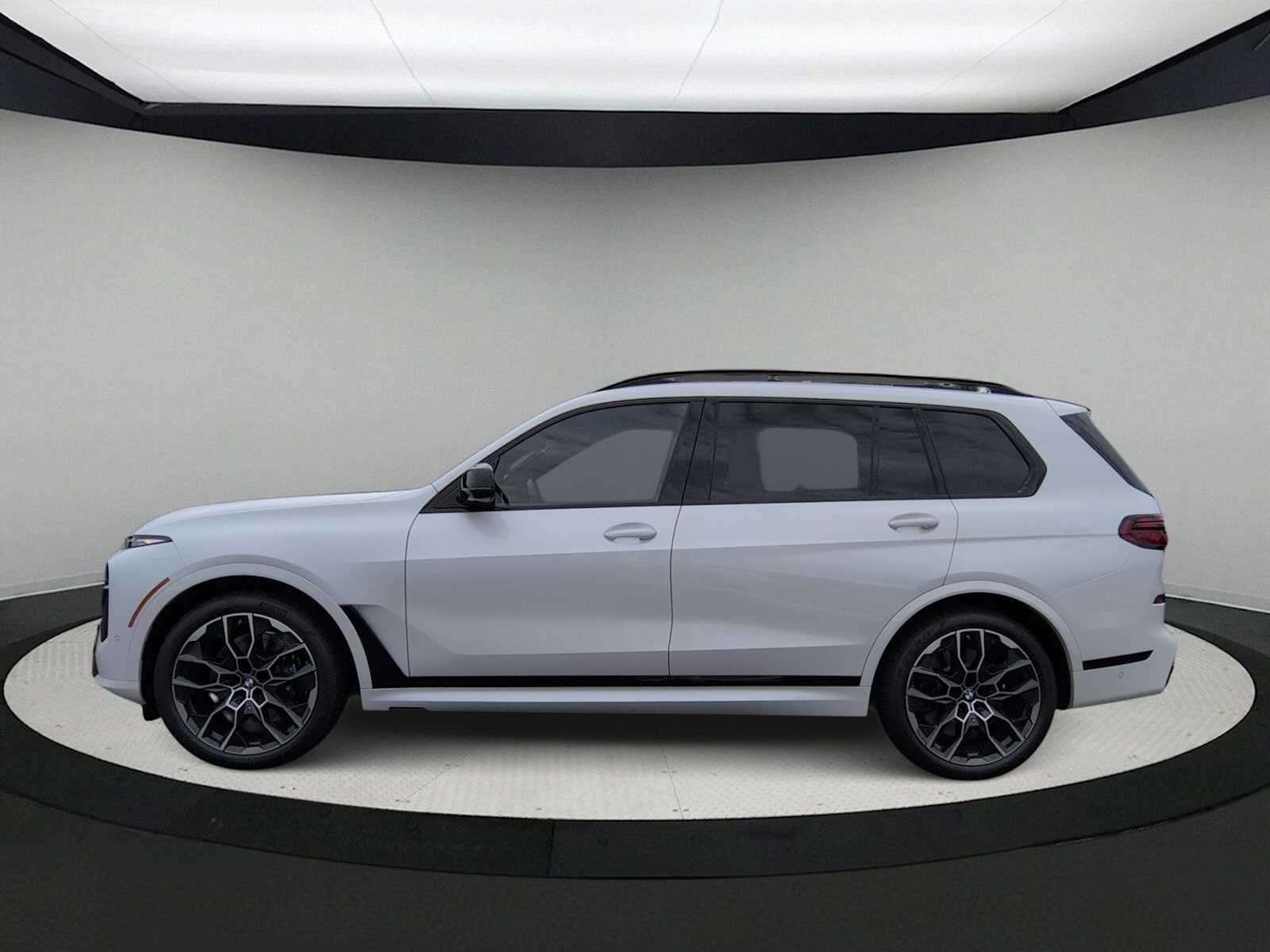 2027 BMW X7 M60i