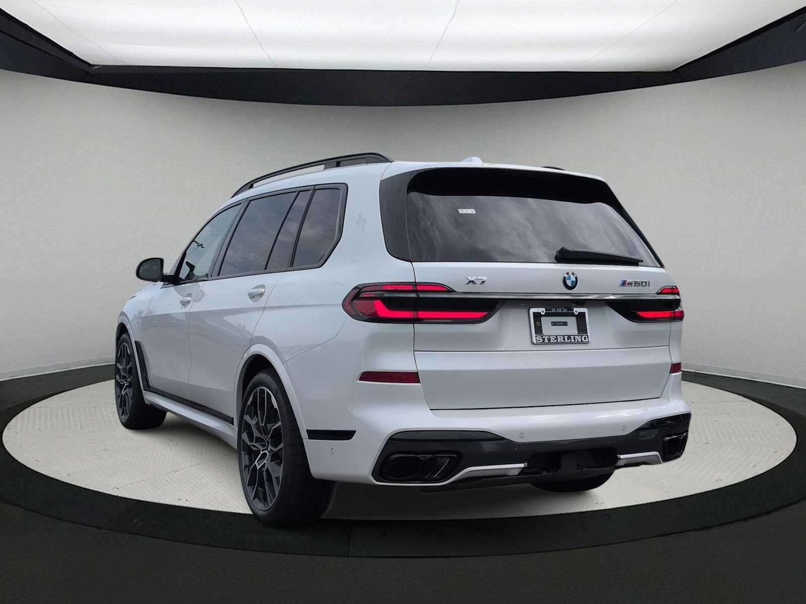 2027 BMW X7 M60i