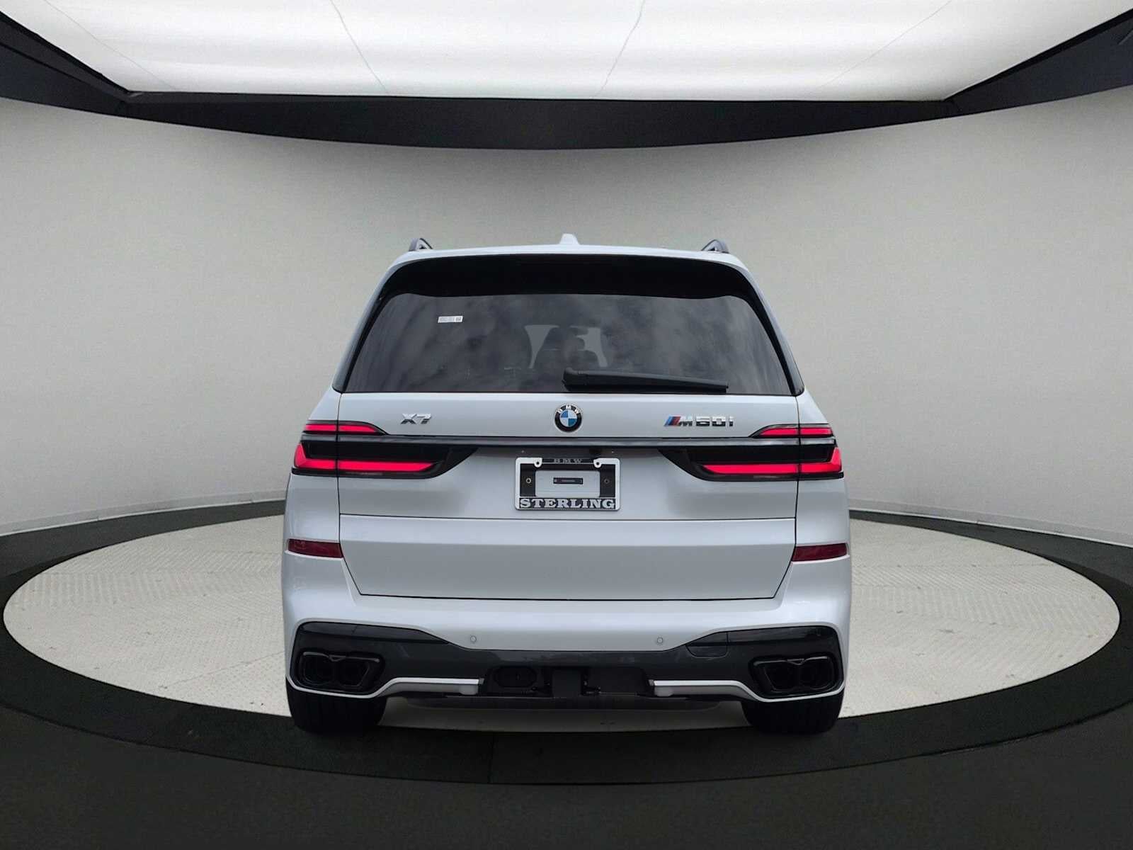 2027 BMW X7 M60i
