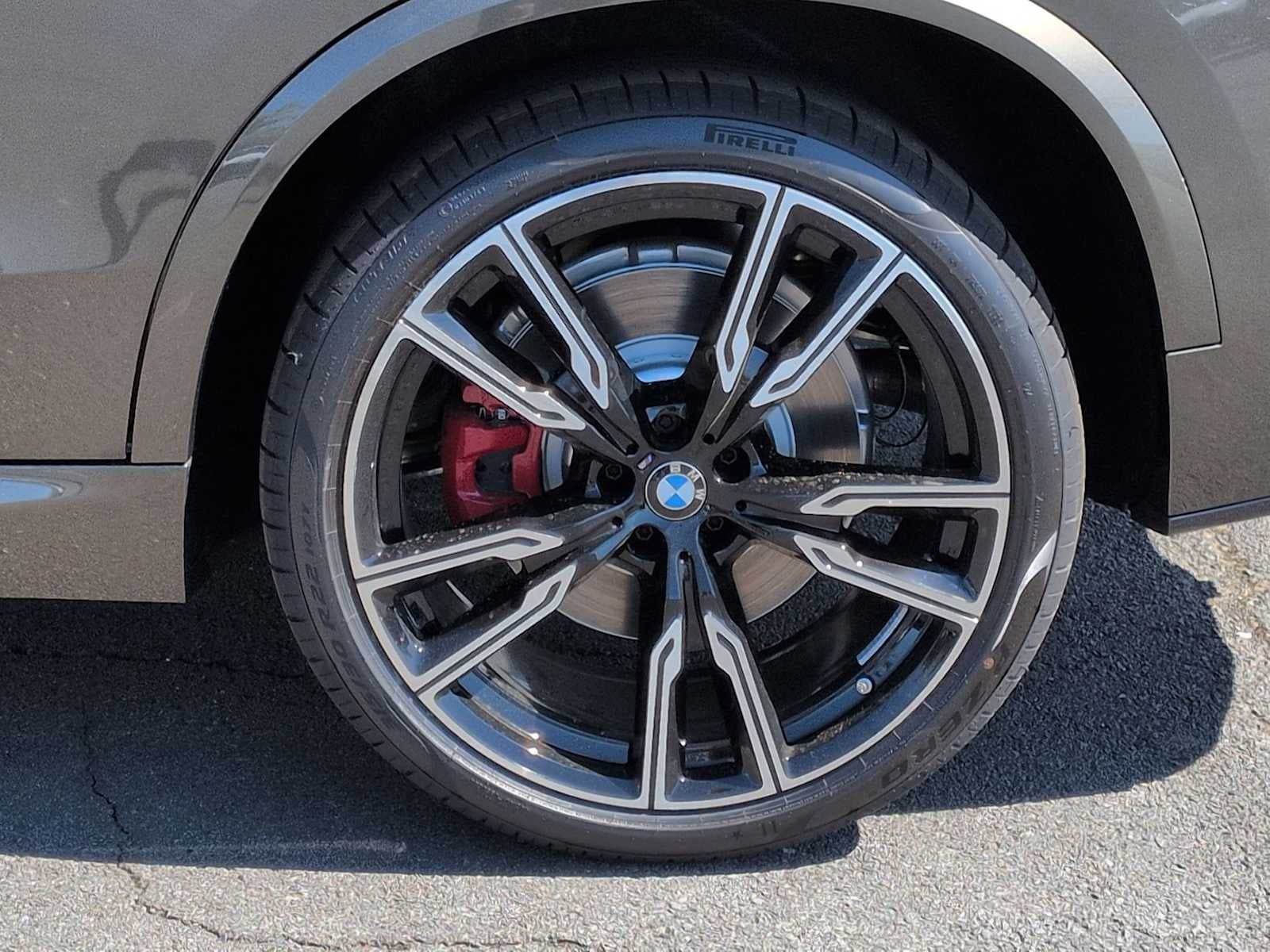 2026 BMW X5 M60i M60i