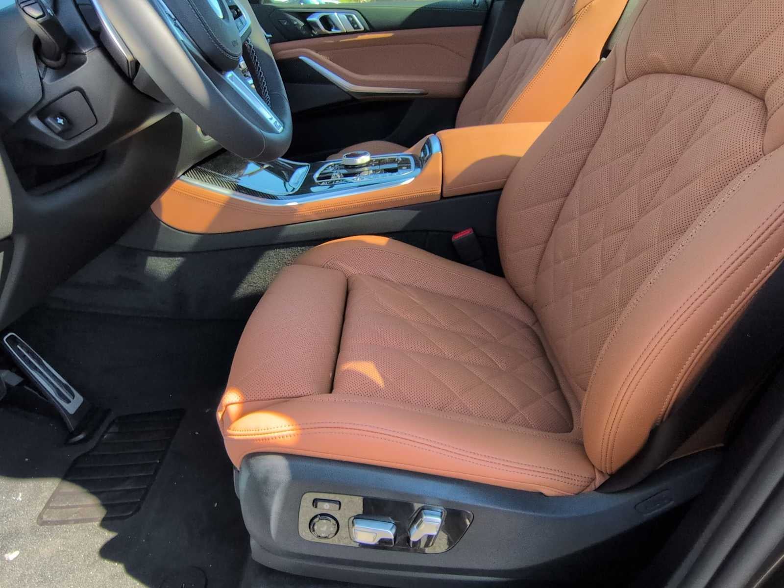 2026 BMW X5 M60i M60i