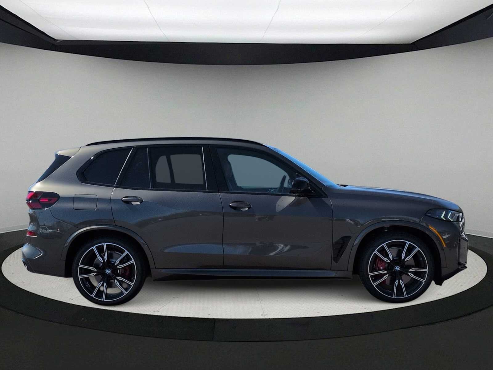 2026 BMW X5 M60i M60i