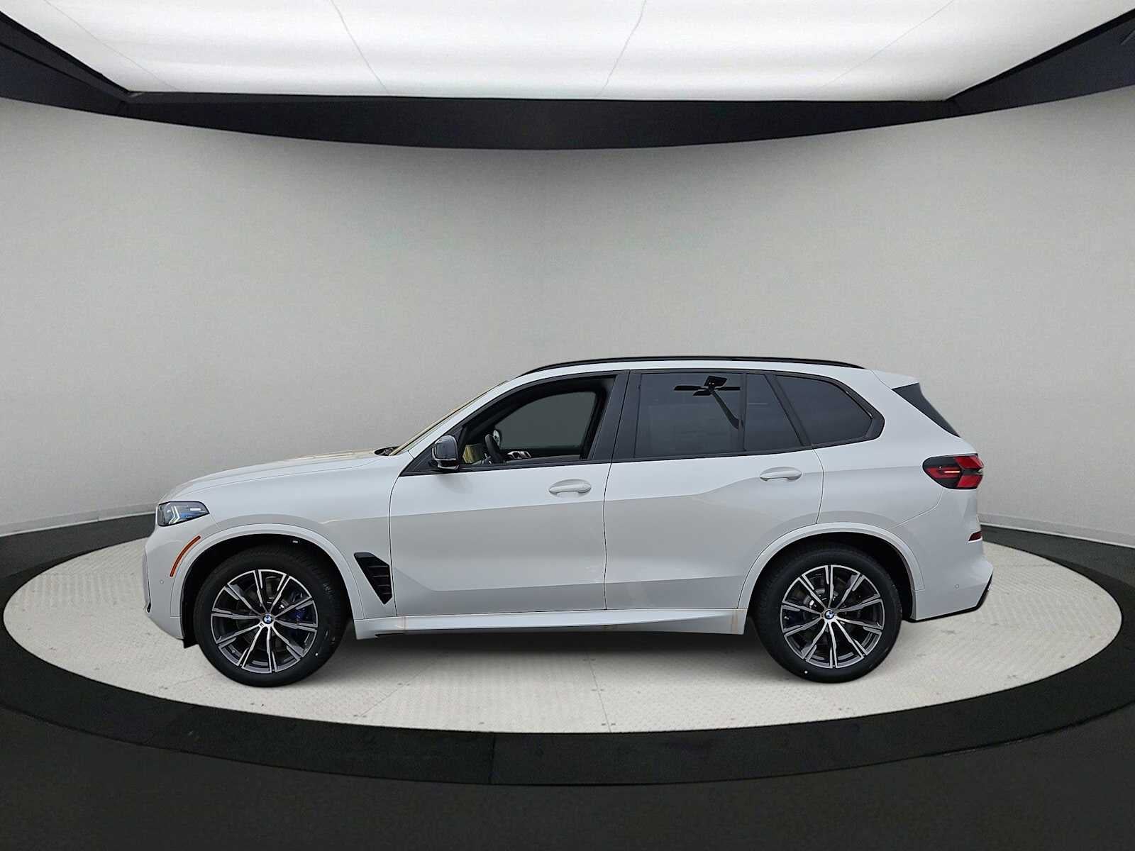 2026 BMW X5 M60i