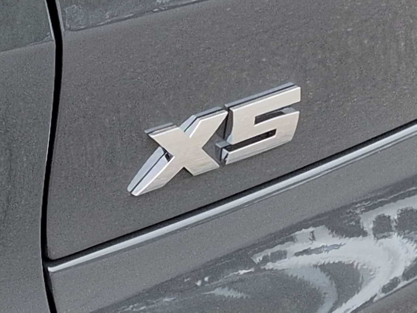 2026 BMW X5 M60i M60i